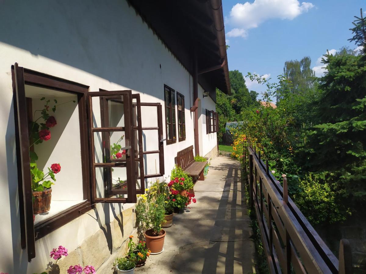 Ubytovani V Ceskem Raji Hotel Holin Ngoại thất bức ảnh